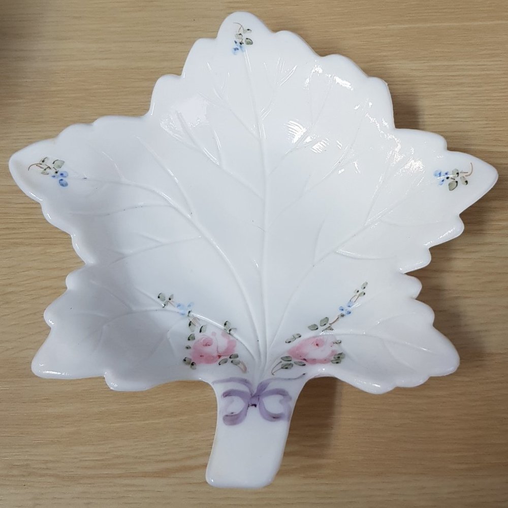 Vintage Hand Painted Milk Glass Leaf Dish